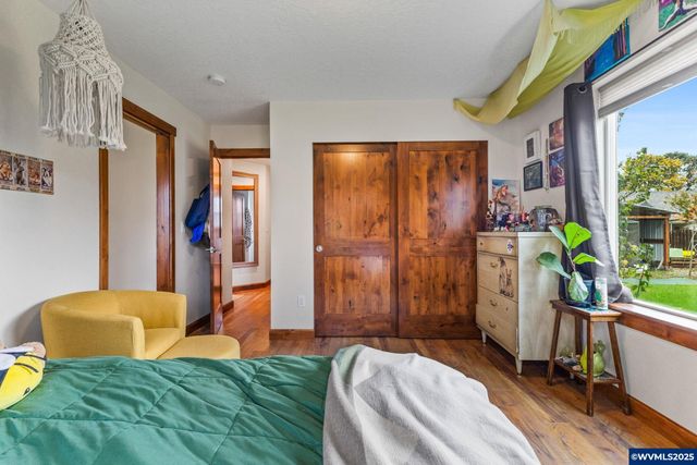 1894 Talbot Rd SE, Jefferson, OR 97352