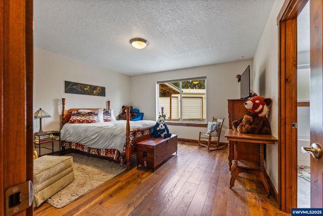 1894 Talbot Rd SE, Jefferson, OR 97352