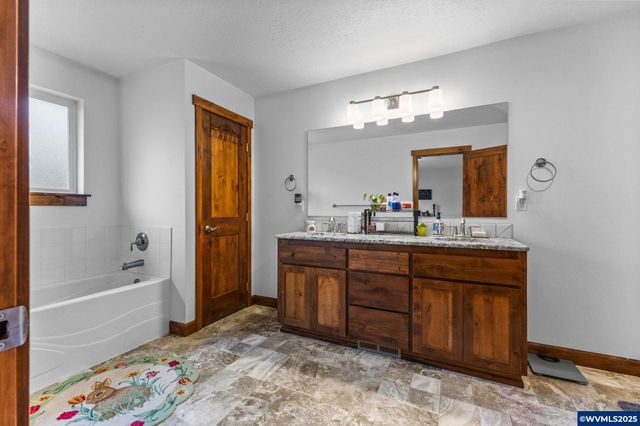 1894 Talbot Rd SE, Jefferson, OR 97352