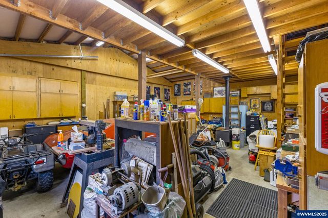 1894 Talbot Rd SE, Jefferson, OR 97352