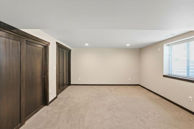 16105 N Gleneden Dr, Spokane, WA 99208
