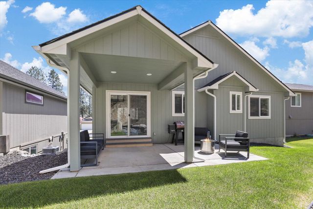 16105 N Gleneden Dr, Spokane, WA 99208