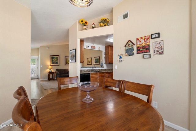 8853 W JOHN CABOT Road, Peoria, AZ 85382