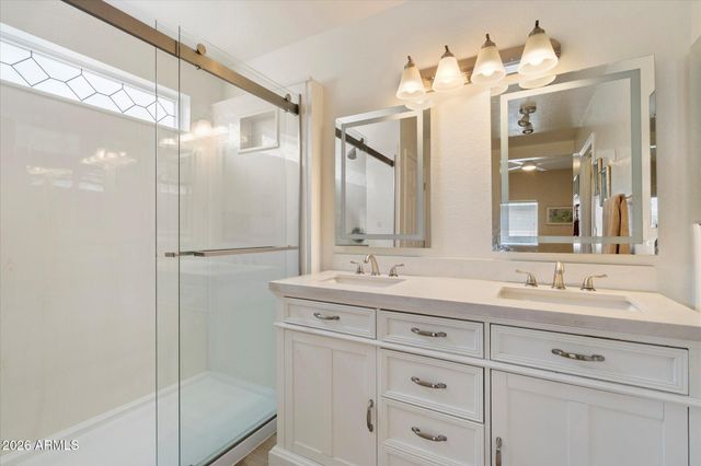 8853 W JOHN CABOT Road, Peoria, AZ 85382