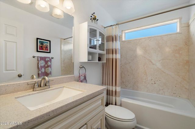 8853 W JOHN CABOT Road, Peoria, AZ 85382