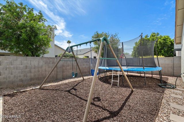 8853 W JOHN CABOT Road, Peoria, AZ 85382