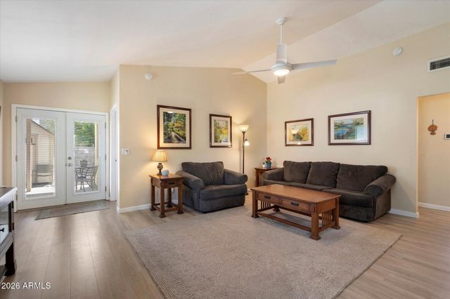 8853 W JOHN CABOT Road, Peoria, AZ 85382