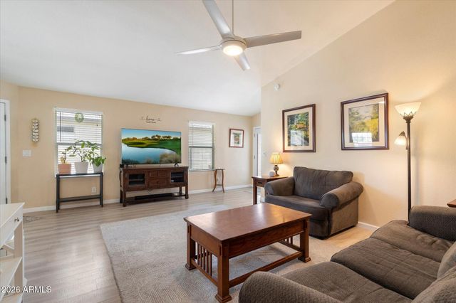 8853 W JOHN CABOT Road, Peoria, AZ 85382