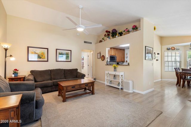 8853 W JOHN CABOT Road, Peoria, AZ 85382