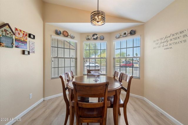 8853 W JOHN CABOT Road, Peoria, AZ 85382