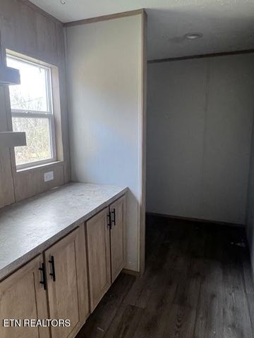 420 Lewallen Hollow Rd, Clinton, TN 37716