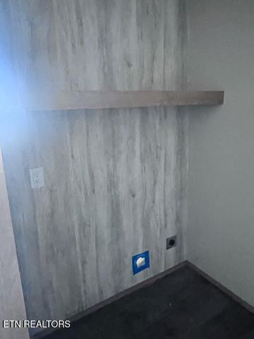 420 Lewallen Hollow Rd, Clinton, TN 37716