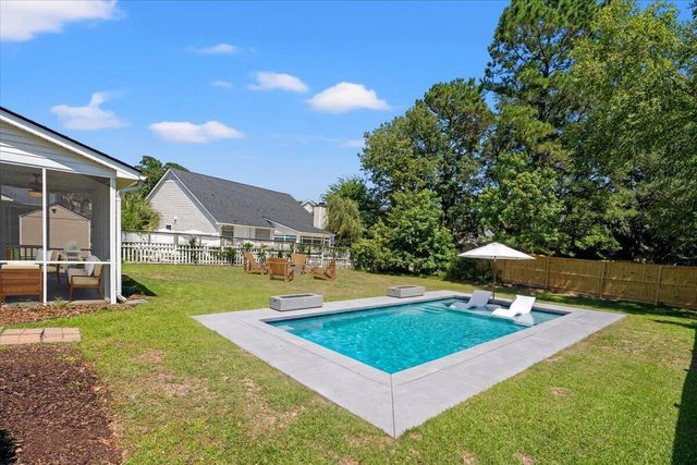 3286 Heathland Way, Mount Pleasant, SC 29466