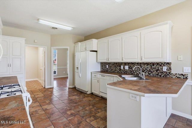 221 Kirkwood Drive, Clinton, MS 39056