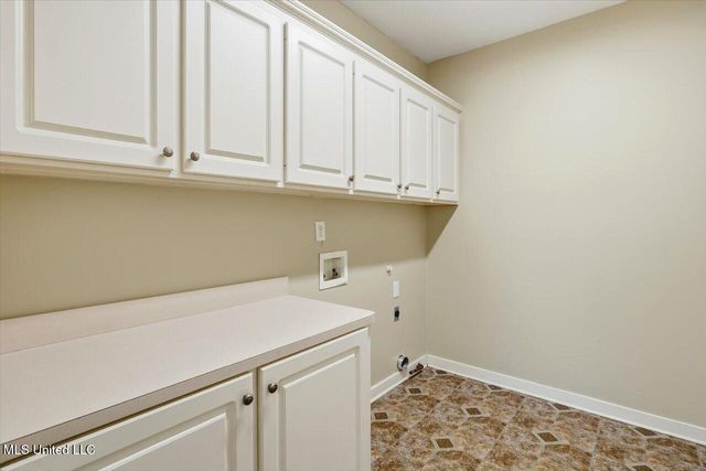 221 Kirkwood Drive, Clinton, MS 39056