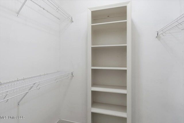 221 Kirkwood Drive, Clinton, MS 39056