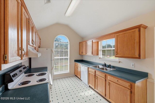 1854 Cape Cove, Richland, MS 39218
