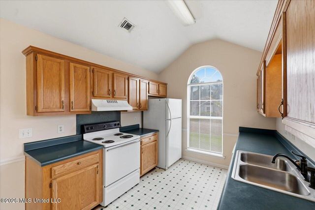 1854 Cape Cove, Richland, MS 39218