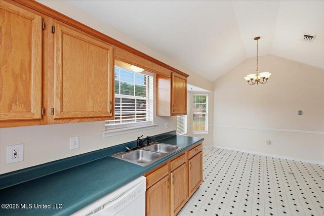 1854 Cape Cove, Richland, MS 39218