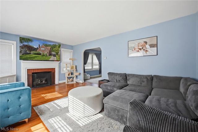 210 5th Avenue, Hubbard, OH 44425
