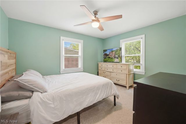 210 5th Avenue, Hubbard, OH 44425