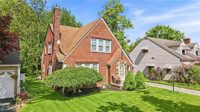 210 5th Avenue, Hubbard, OH 44425