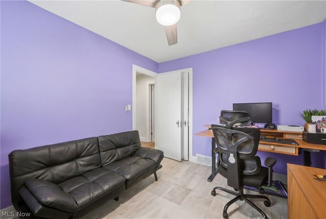 210 5th Avenue, Hubbard, OH 44425