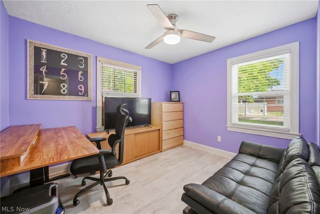 210 5th Avenue, Hubbard, OH 44425