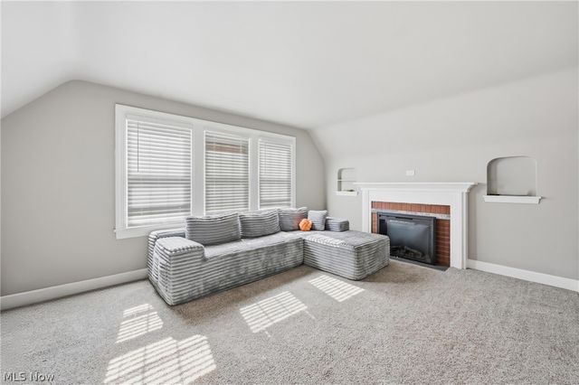 210 5th Avenue, Hubbard, OH 44425