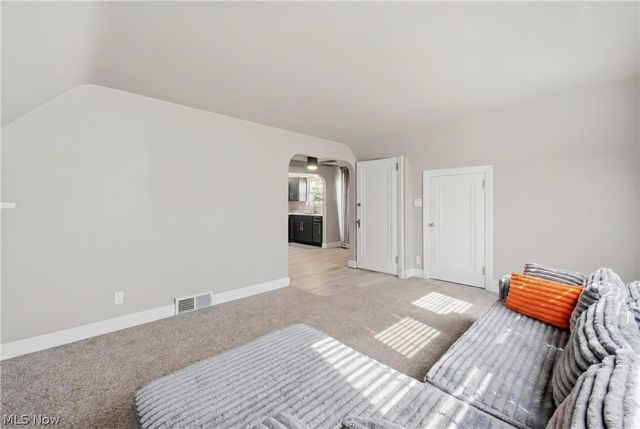 210 5th Avenue, Hubbard, OH 44425