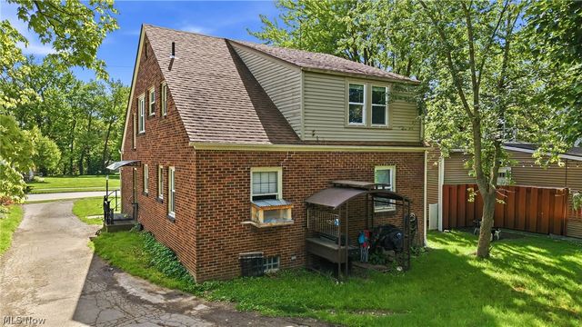 210 5th Avenue, Hubbard, OH 44425