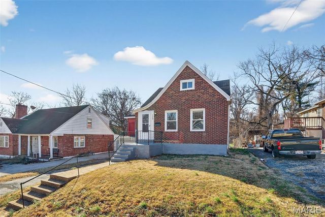 120 Bernhardt Avenue, St Louis, MO 63121