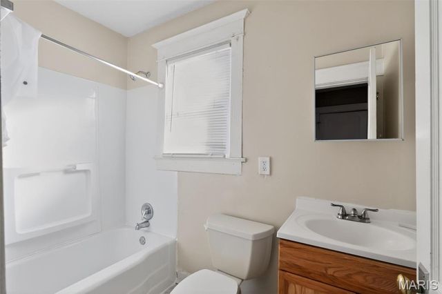 120 Bernhardt Avenue, St Louis, MO 63121