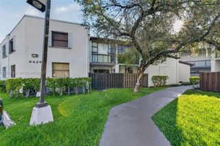 9429 Fontainebleau Boulevard 201-33, Miami, FL 33172