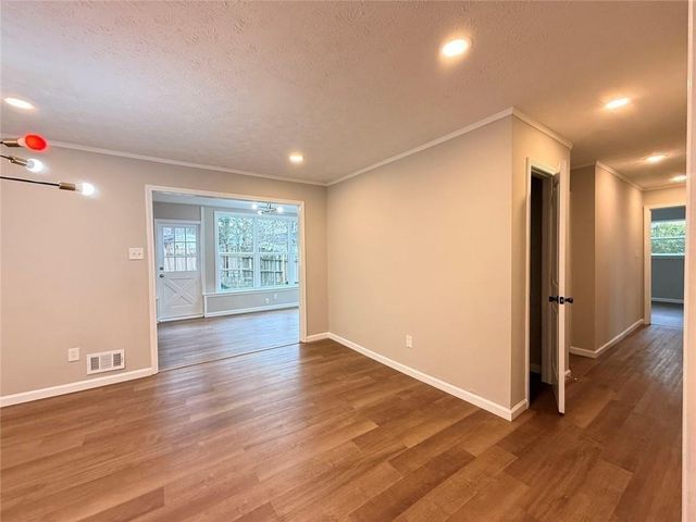 1055 Pinecrest Drive, Forest Park, GA 30297