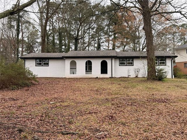 1055 Pinecrest Drive, Forest Park, GA 30297