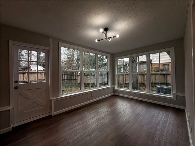 1055 Pinecrest Drive, Forest Park, GA 30297