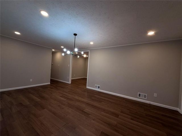 1055 Pinecrest Drive, Forest Park, GA 30297