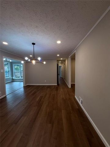 1055 Pinecrest Drive, Forest Park, GA 30297