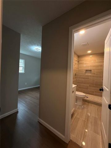 1055 Pinecrest Drive, Forest Park, GA 30297