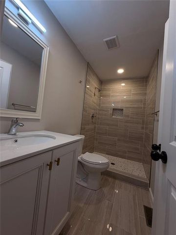 1055 Pinecrest Drive, Forest Park, GA 30297