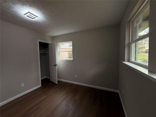 1055 Pinecrest Drive, Forest Park, GA 30297