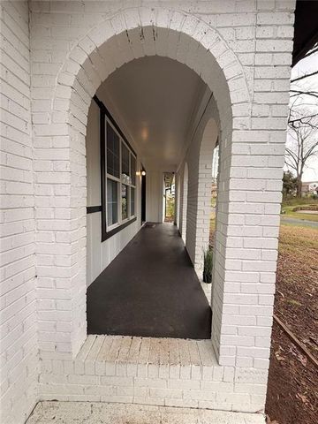 1055 Pinecrest Drive, Forest Park, GA 30297