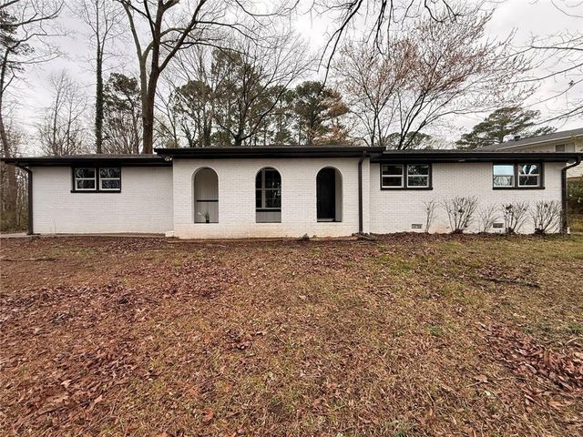 1055 Pinecrest Drive, Forest Park, GA 30297