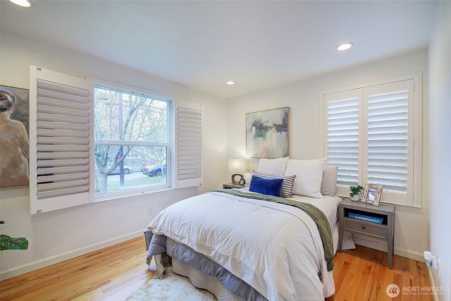 7940 17th Avenue SW, Seattle, WA 98106