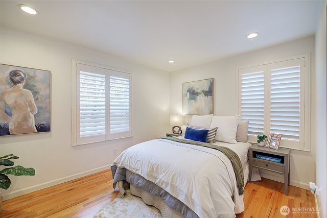 7940 17th Avenue SW, Seattle, WA 98106