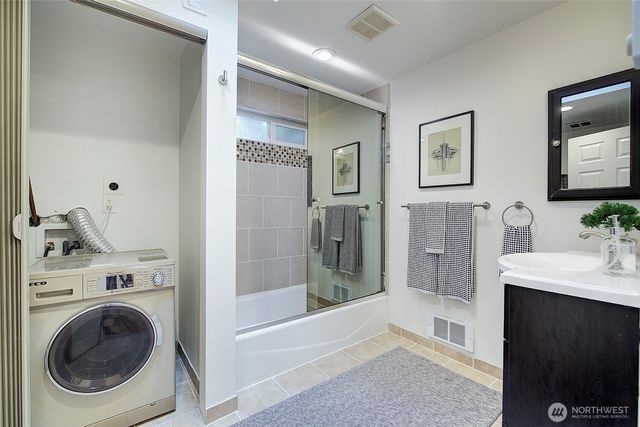 7940 17th Avenue SW, Seattle, WA 98106