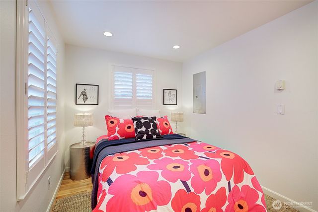 7940 17th Avenue SW, Seattle, WA 98106