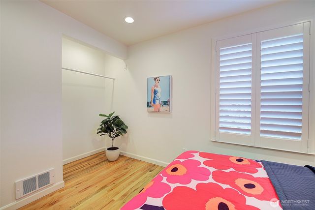 7940 17th Avenue SW, Seattle, WA 98106