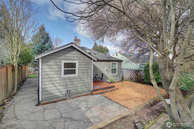 7940 17th Avenue SW, Seattle, WA 98106